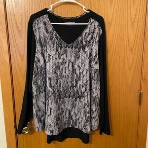 Black & gray print top size 2X